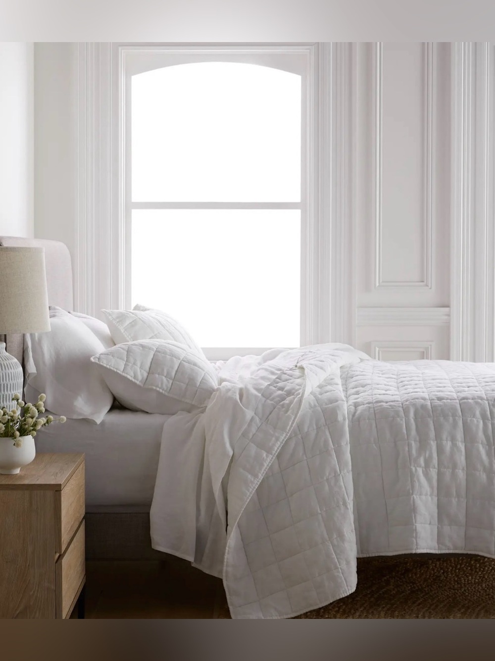 QUINCE European Linen Box Quilt Full / Queen Size - White - Like New